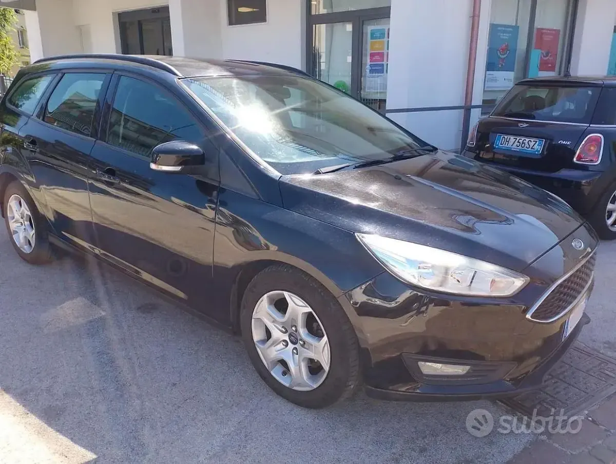 Usata Ford Focus 120 CV (88 kW) 2016 Nero Station wagon