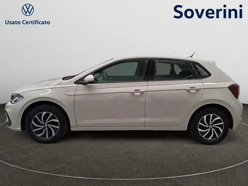 Usata VW Polo Life 80 CV (58 kW) 2023 Beige Utilitaria