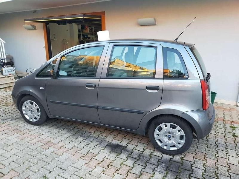 Usata 2004 Fiat Idea Dynamic Monovolume | 1800 € (Super prezzo) - Immagine 1/4