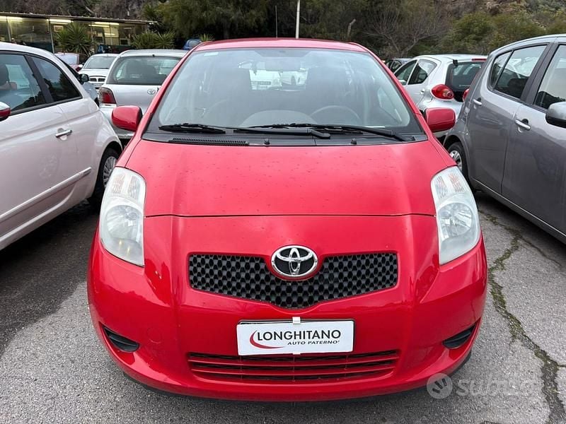Usata Toyota Yaris 69 CV (50 kW) 2008 Rosso Utilitaria