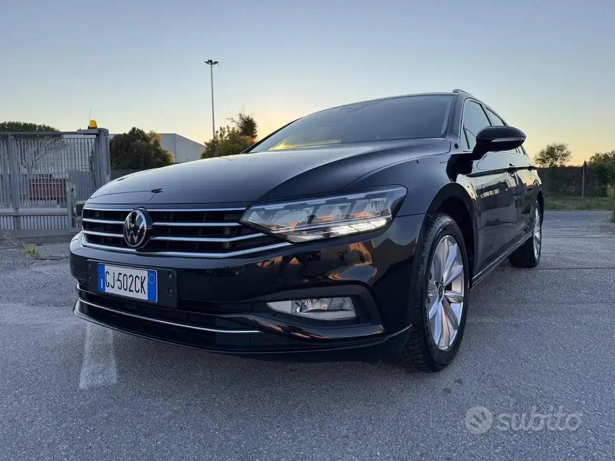 Usata VW Passat Business 150 CV (110 kW) 2022 Nero Station wagon