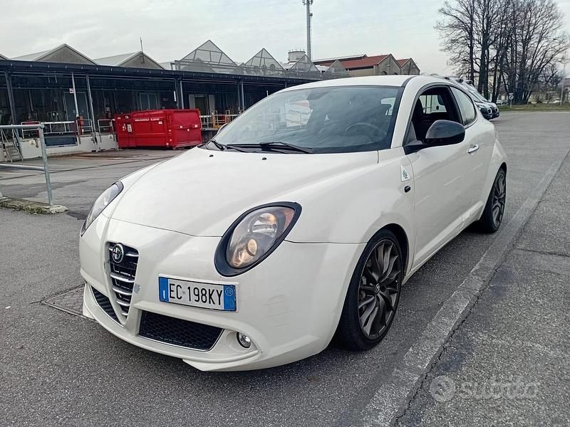 Beige Usata 2010 Alfa Romeo MiTo Due volumi | 4500 € (Ottimo prezzo) - Immagine 1/4