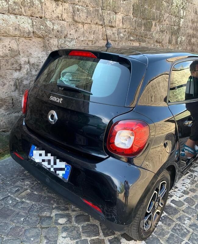 Nero Usata 2018 Smart ForFour Due volumi | 10.000 € (Buon prezzo) - Immagine 1/4