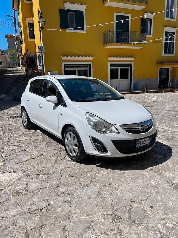 Usata Opel Corsa 85 CV (62 kW) 2012 Bianco Utilitaria