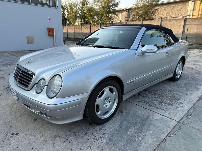 Usata Mercedes CLK200 Elegance 192 CV (141 kW) 2000 Argento Cabrio