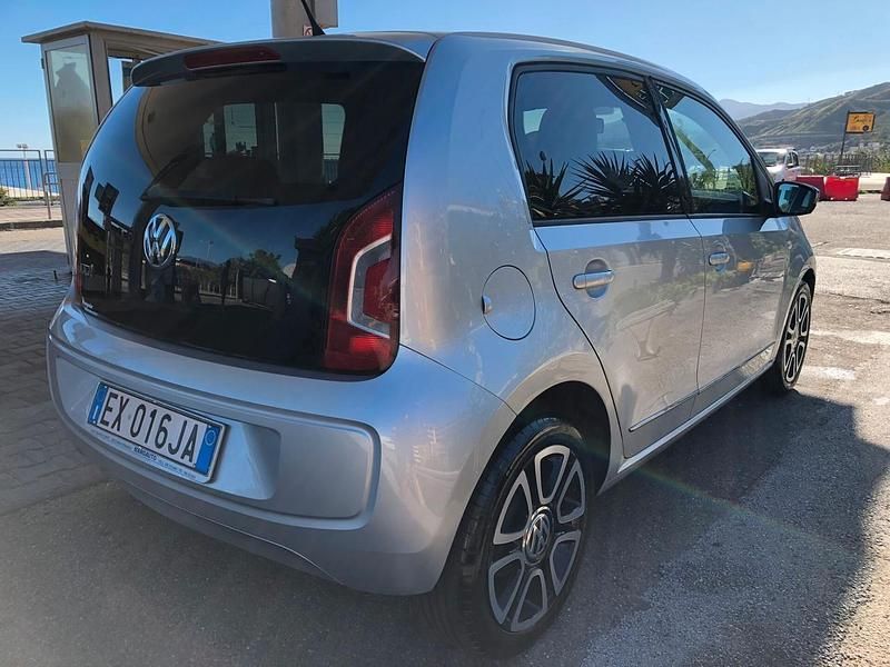 Usata VW up! high up! 74 CV (54 kW) 2014 Argento Utilitaria