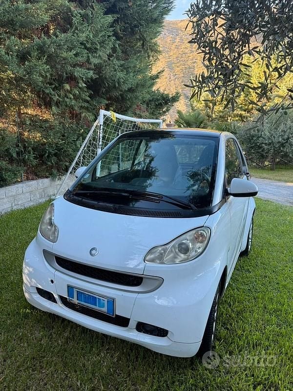 Bianco Usata 2009 Smart ForTwo Coupé Coupé | 4900 € (Cara) - Immagine 1/4