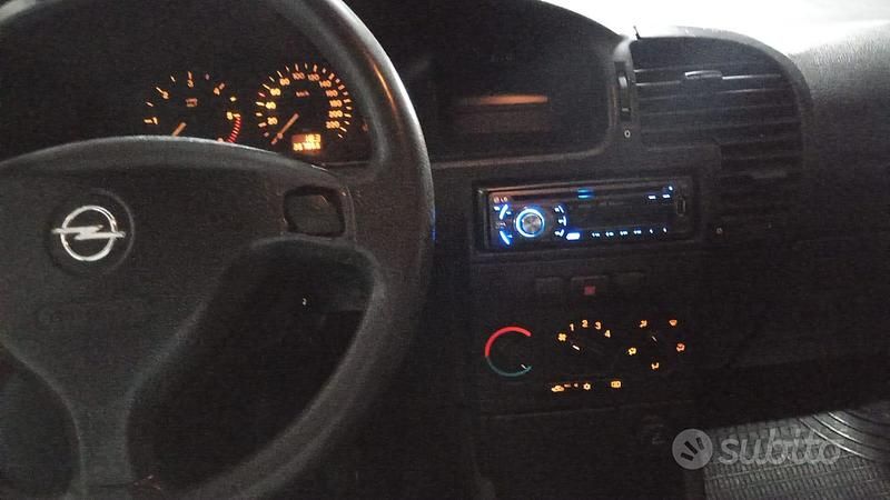 Usata Opel Zafira 2002 Grigio Monovolume
