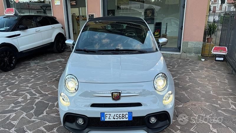Usata Abarth 595C 70th Anniversary 165 CV (121 kW) 2020 Grigio Cabrio