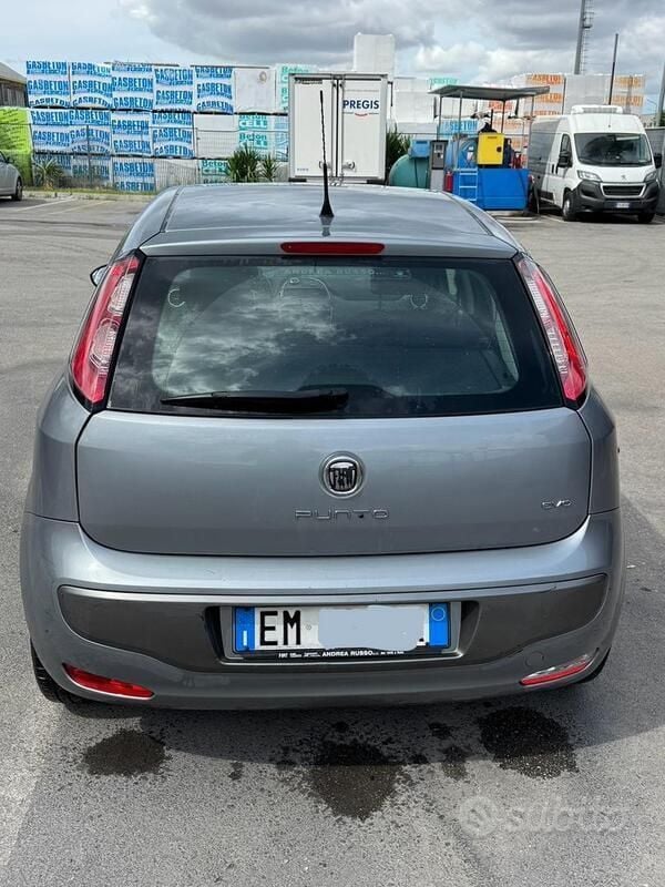 Usata Fiat Punto Evo 65 CV (47 kW) 2012 Grigio Utilitaria