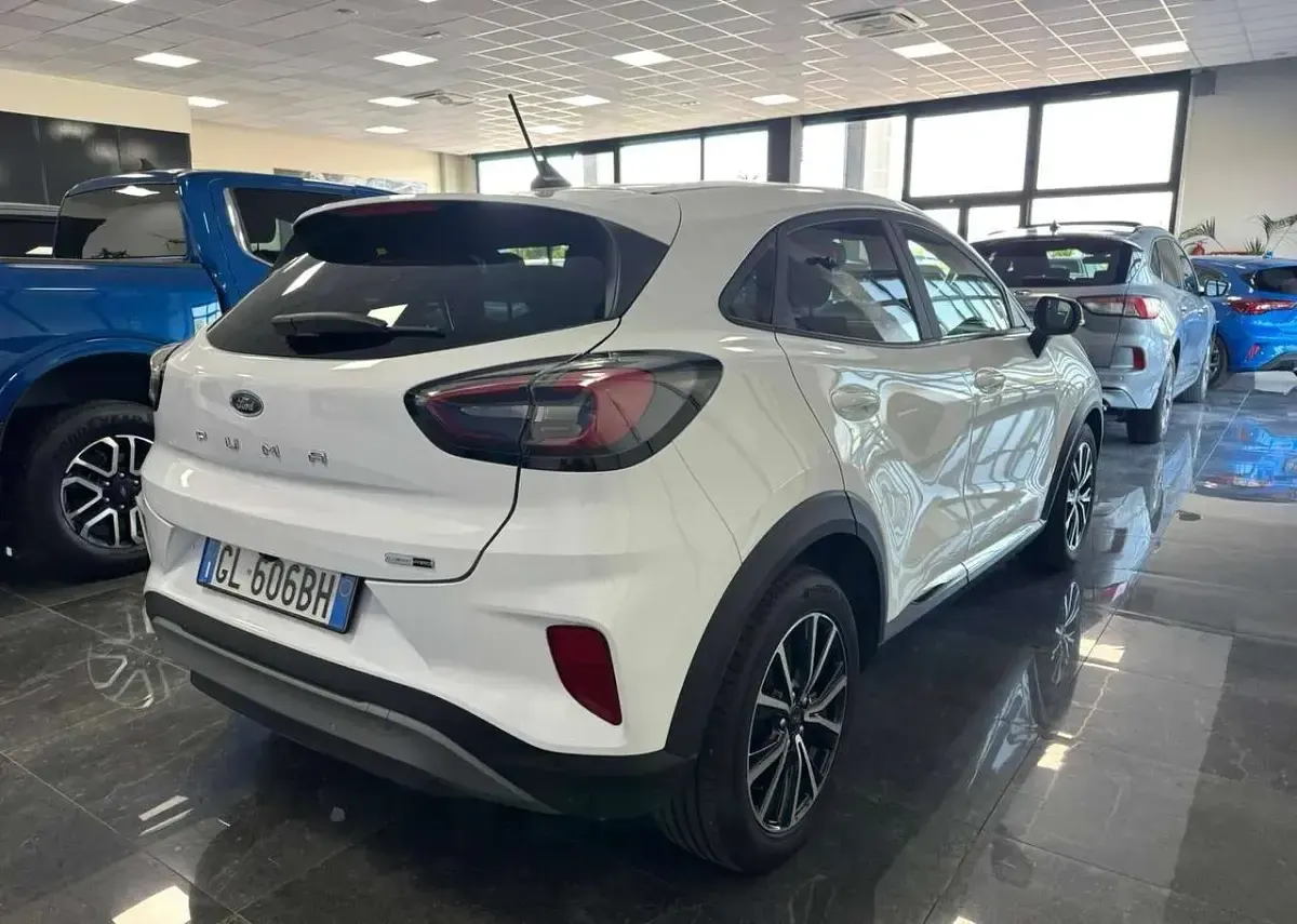 Usata Ford Puma Titanium 125 CV (91 kW) 2022 Frozen white SUV