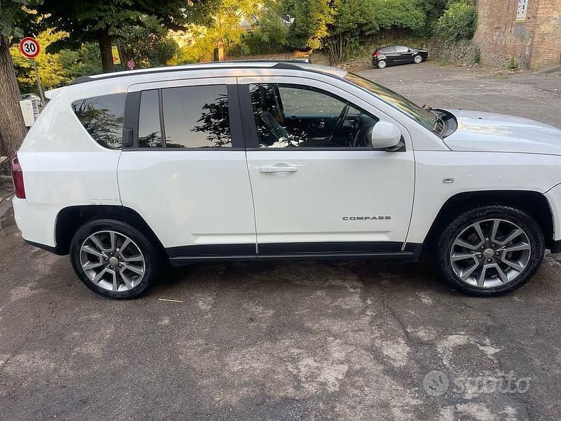 Bianco Usata 2014 Jeep Compass SUV | 8000 € (Buon prezzo) - Immagine 1/4