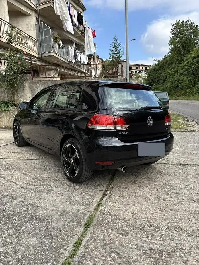 Usata VW Golf VI 105 CV (77 kW) 2011 Nero Utilitaria