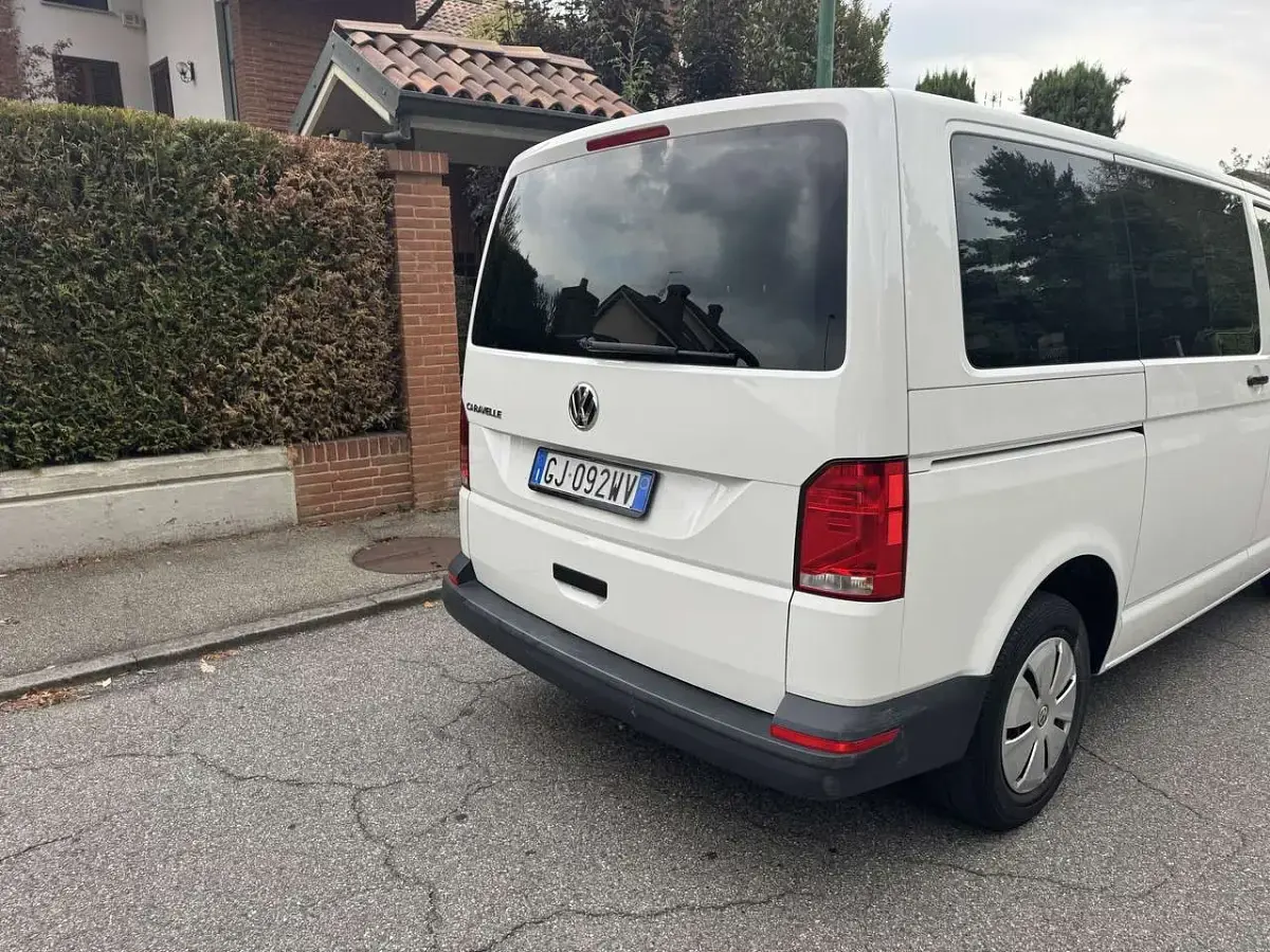 Usata VW Caravelle Trendline 110 CV (80 kW) 2022 Bianco Furgone
