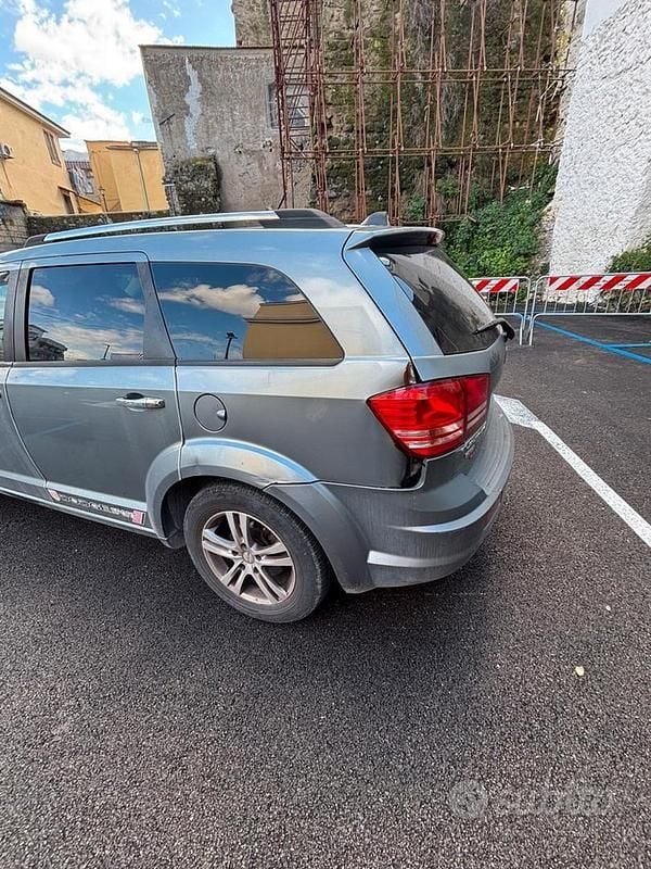 Usata Dodge Journey 140 CV (102 kW) 2009 Grigio SUV