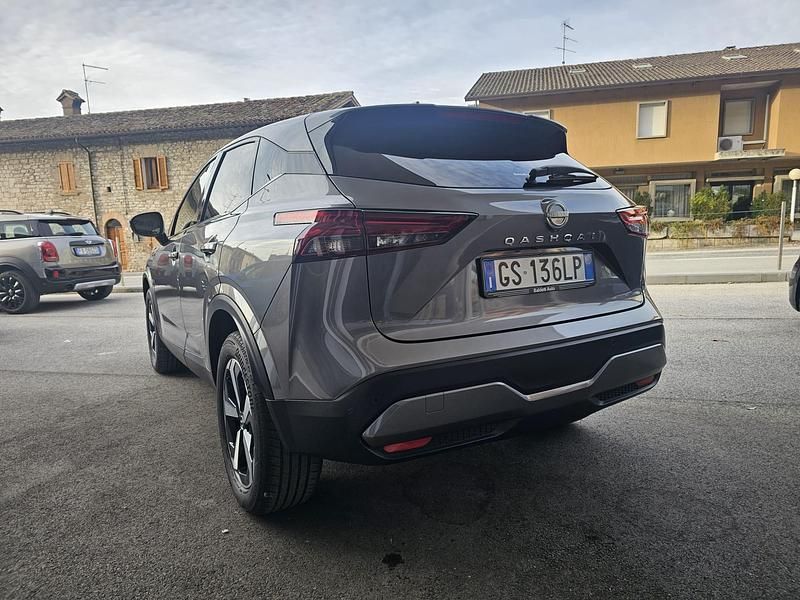 Usata Nissan Qashqai N-Connecta 158 CV (116 kW) 2021 Grigio scuro metallizzato SUV