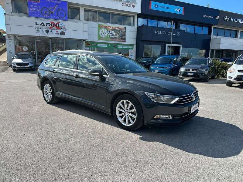 Grigio Usata 2017 VW Passat Highline Station wagon | 17.900 € (Buon prezzo) - Immagine 1/4