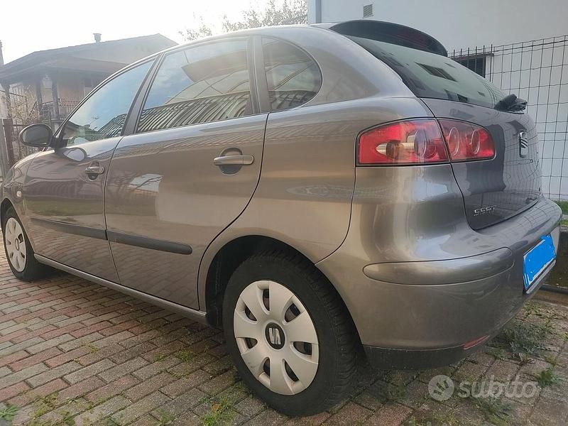 Usata Seat Ibiza 2004 Grigio Utilitaria