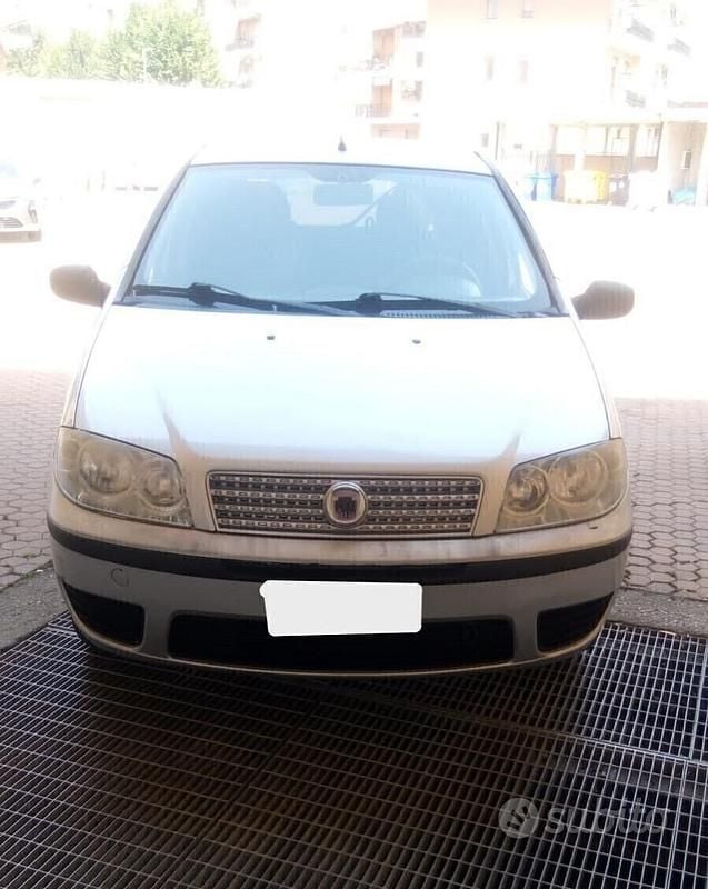 Usata Fiat Punto 60 CV (44 kW) 2010 Grigio Utilitaria