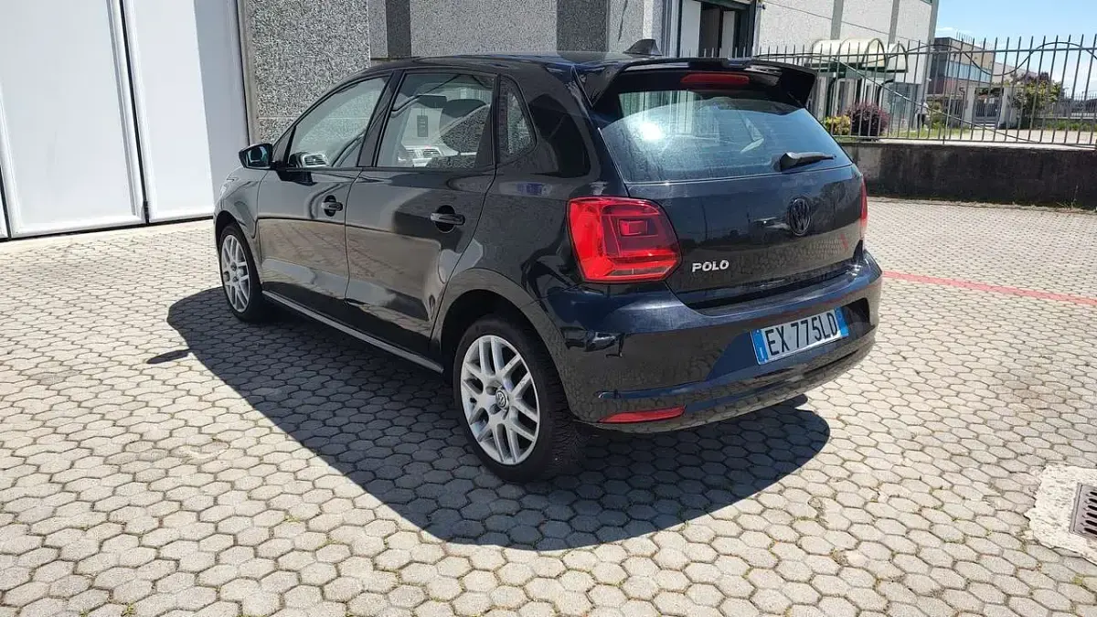 Usata VW Polo Trendline 75 CV (55 kW) 2014 Nero metallizzato Berlina