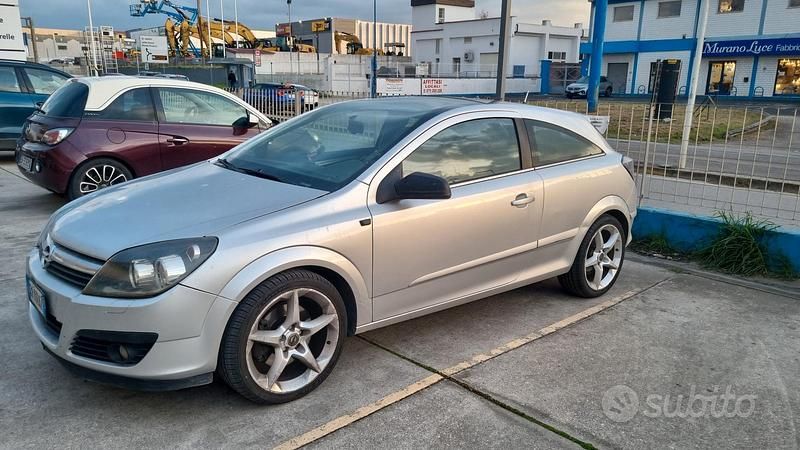 Usata Opel Astra GTC 125 CV (91 kW) 2009