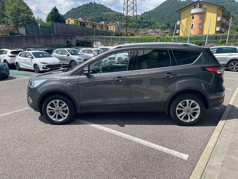 Usata Ford Kuga Titanium 120 CV (88 kW) 2018 Magnetic grey SUV