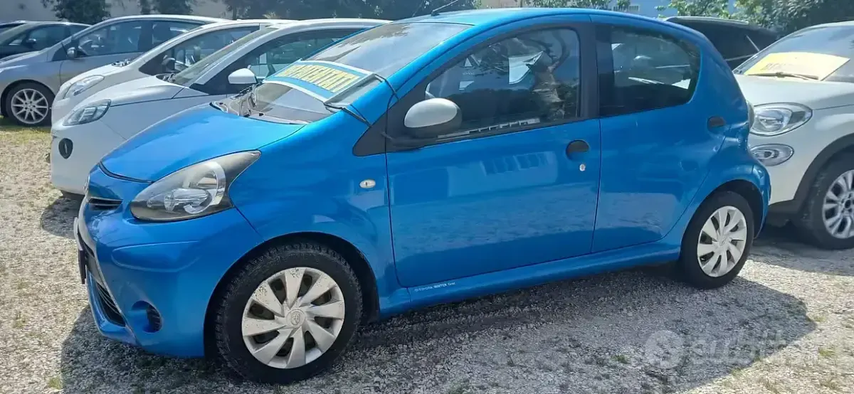 Gebraucht Toyota Aygo X-clusiv 69 PS (50 kW) 2015 Blau Kleinwagen