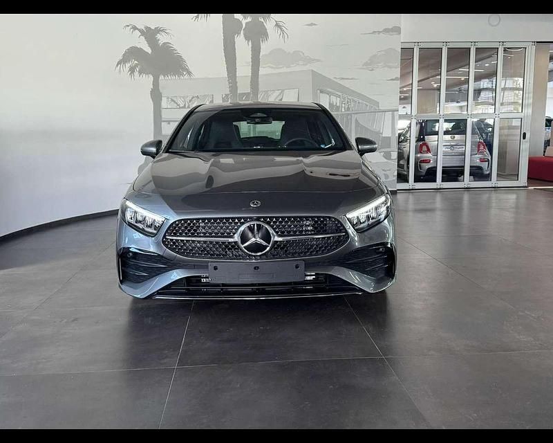 Usata Mercedes A200 AMG Line Premium 150 CV (110 kW) 2024 Grigio Utilitaria