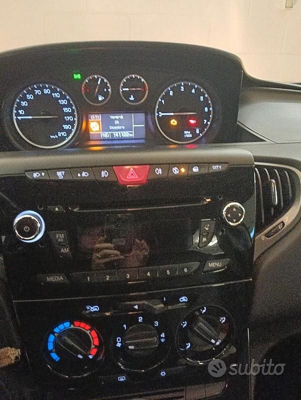 Usata Lancia Ypsilon S 69 CV (50 kW) 2012 Bianco Utilitaria