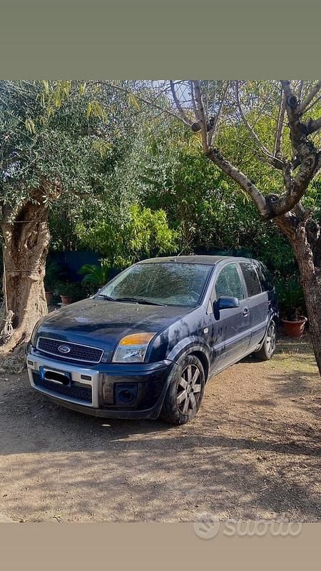 Usata Ford Fusion 90 CV (66 kW) 2009 Grigio Berlina