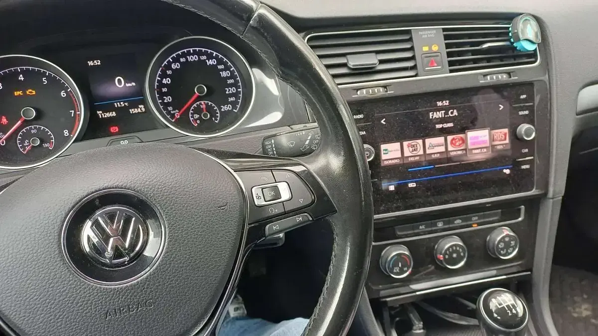 Usata VW Golf VII Sportline 125 CV (91 kW) 2017 Argento Berlina