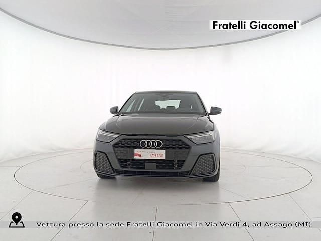 Usata Audi A1 Admired 95 CV (69 kW) 2023 Grigio manhattan metallizzato SUV