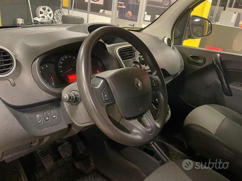 Usata Renault Kangoo 110 CV (80 kW) 2019 Giallo Monovolume