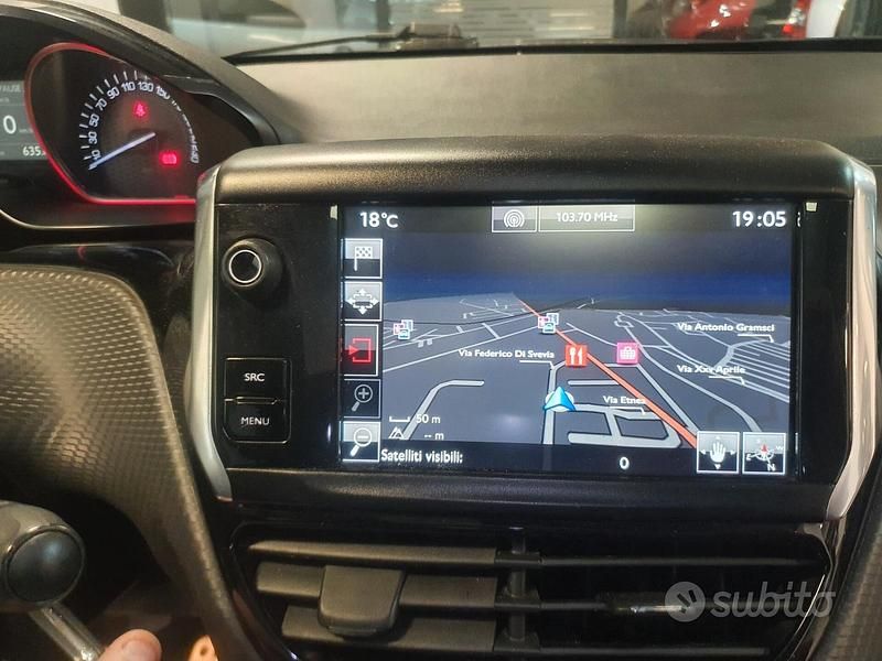 Usata Peugeot 2008 GT-line 120 CV (88 kW) 2016 Nero SUV