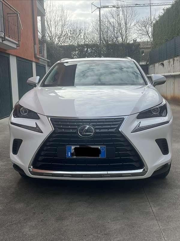 Usata Lexus NX300h 185 CV (136 kW) 2018 SUV