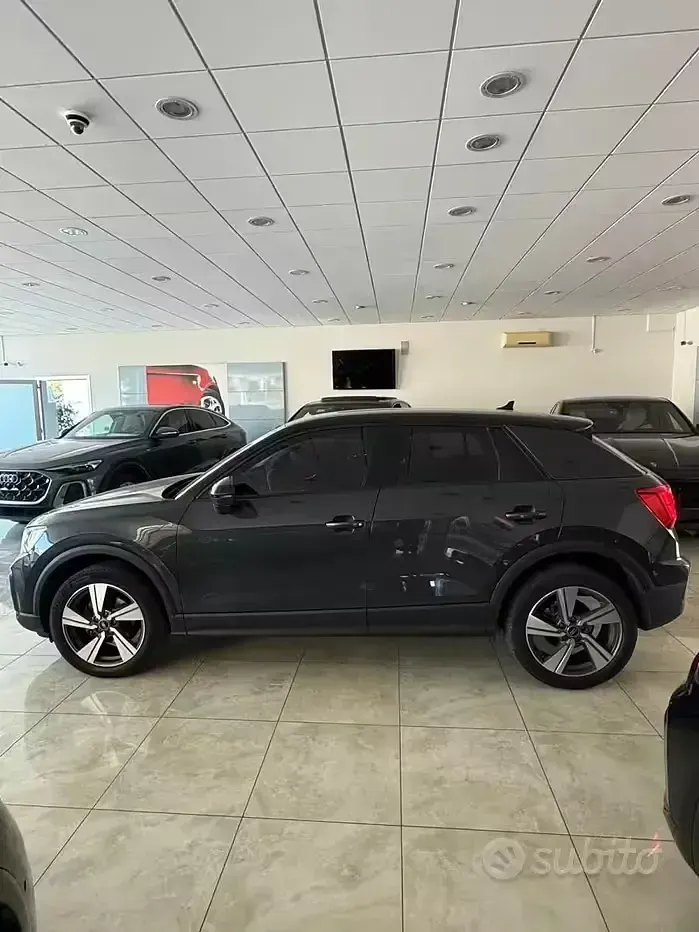 Usata Audi Q2 Business 116 CV (85 kW) 2024 Grigio SUV