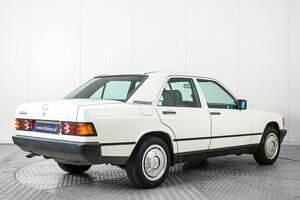 Usata Mercedes 190 73 CV (53 kW) 1985 Bianco Berlina