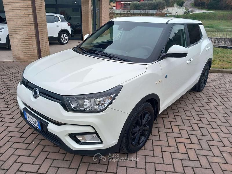 Usata Ssangyong (KGM) Tivoli 116 CV (85 kW) 2018 Bianco SUV