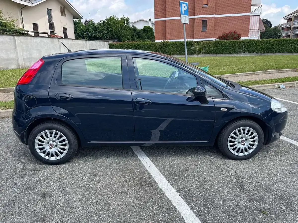 Usata Fiat Punto 75 CV (55 kW) 2011 Blu/azzurro Utilitaria