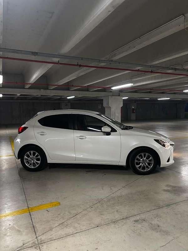Usata Mazda 2 Inclusive 90 CV (66 kW) 2015 Bianco Berlina