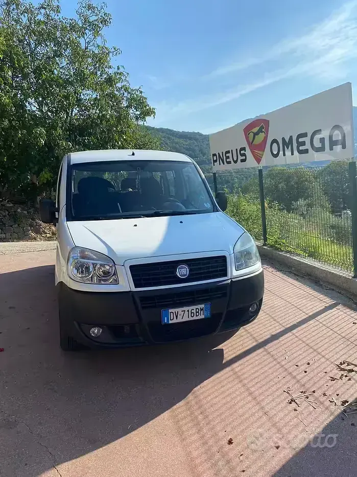 Usata Fiat Doblò Active 103 CV (75 kW) 2009 Bianco Monovolume