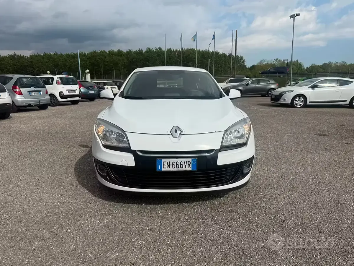 Usata Renault Mégane 110 CV (80 kW) 2012 Bianco Berlina