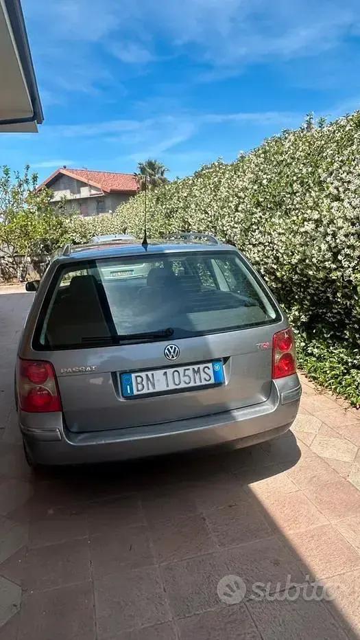 Usata VW Passat 130 CV (95 kW) 2001 Grigio Station wagon