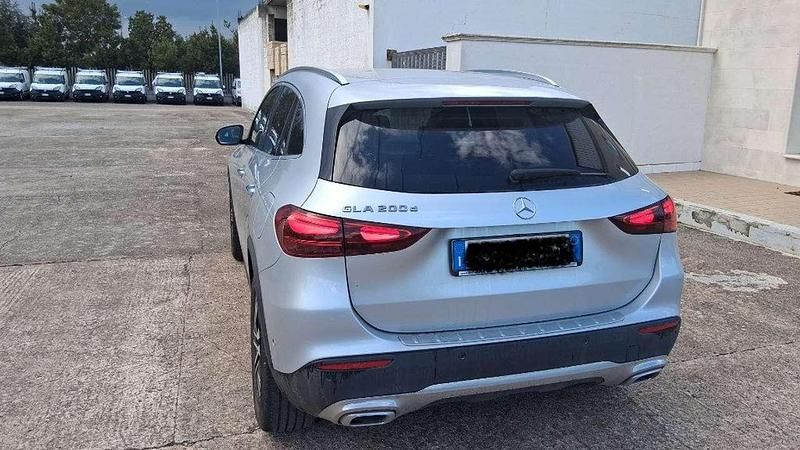 Usata Mercedes GLA200 Advanced Plus 150 CV (110 kW) 2023 Argento SUV
