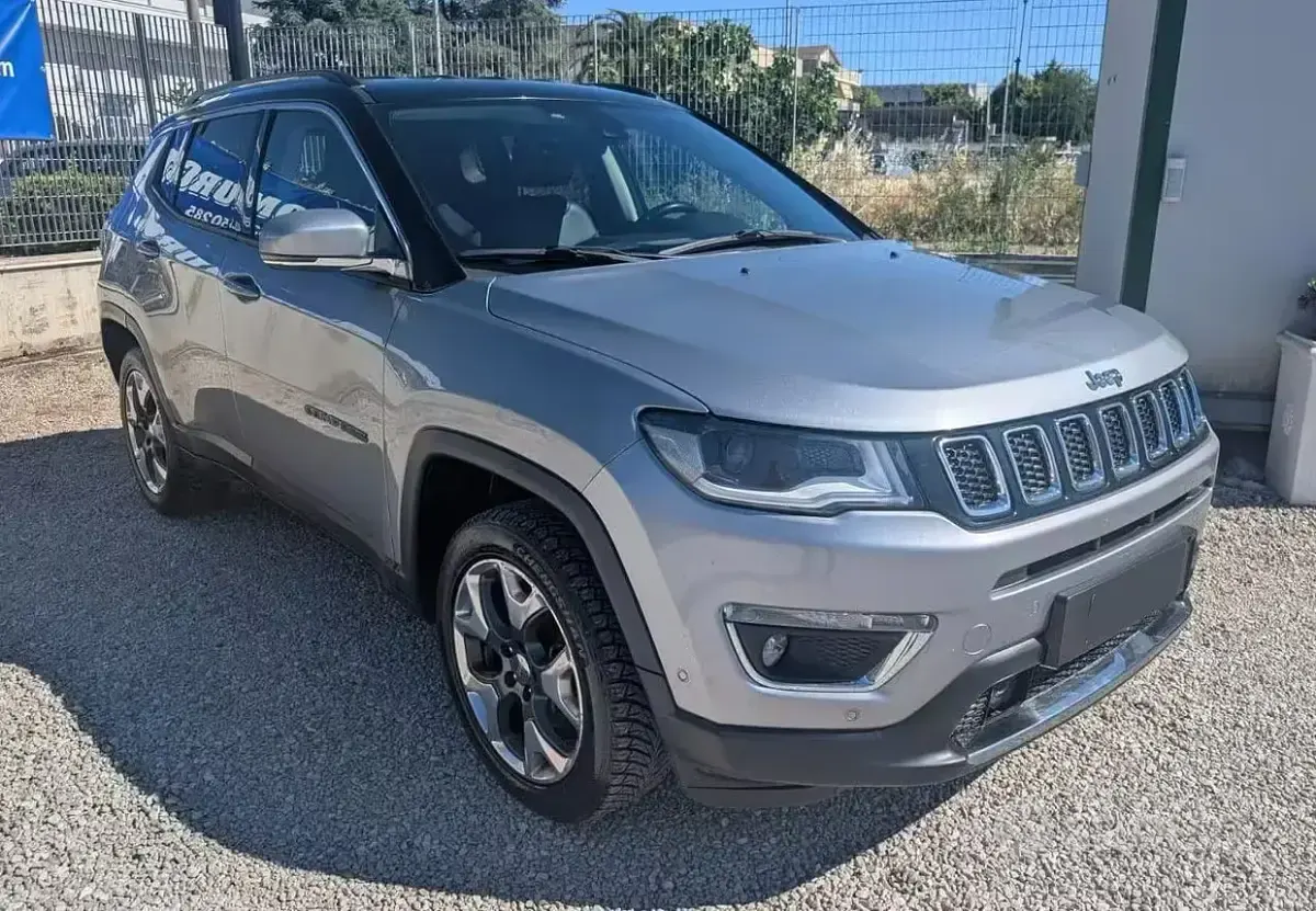 Usata Jeep Compass Limited 140 CV (102 kW) 2018 Grigio SUV