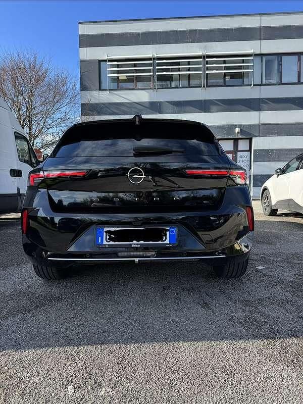 Usata Opel Astra Elegance 110 CV (80 kW) 2023 Nero Berlina