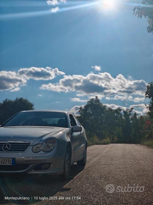 Usata Mercedes C220 150 CV (110 kW) 2004 Grigio