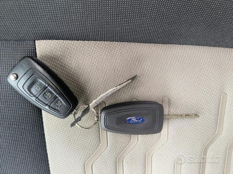 Usata Ford Tourneo 170 CV (125 kW) 2017 Nero Monovolume