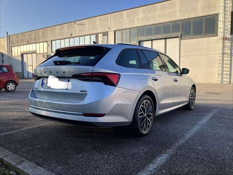 Usado Skoda Octavia G-TEC Style 131 CV (96 kW) 2021 Familiar