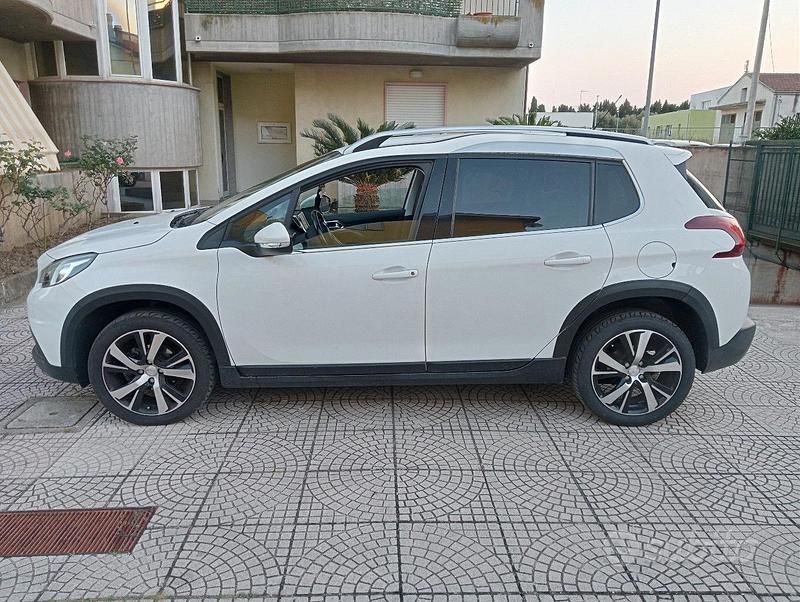 Usata Peugeot 2008 Allure 100 CV (73 kW) 2019 Bianco SUV